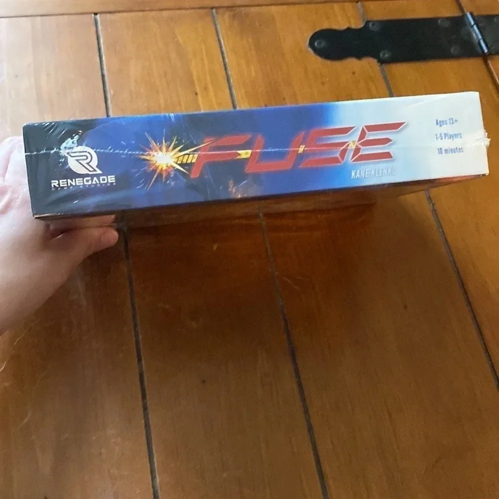 NIB Fuse Cooperative Board Game Renegade Game Studios Real Time Dice
